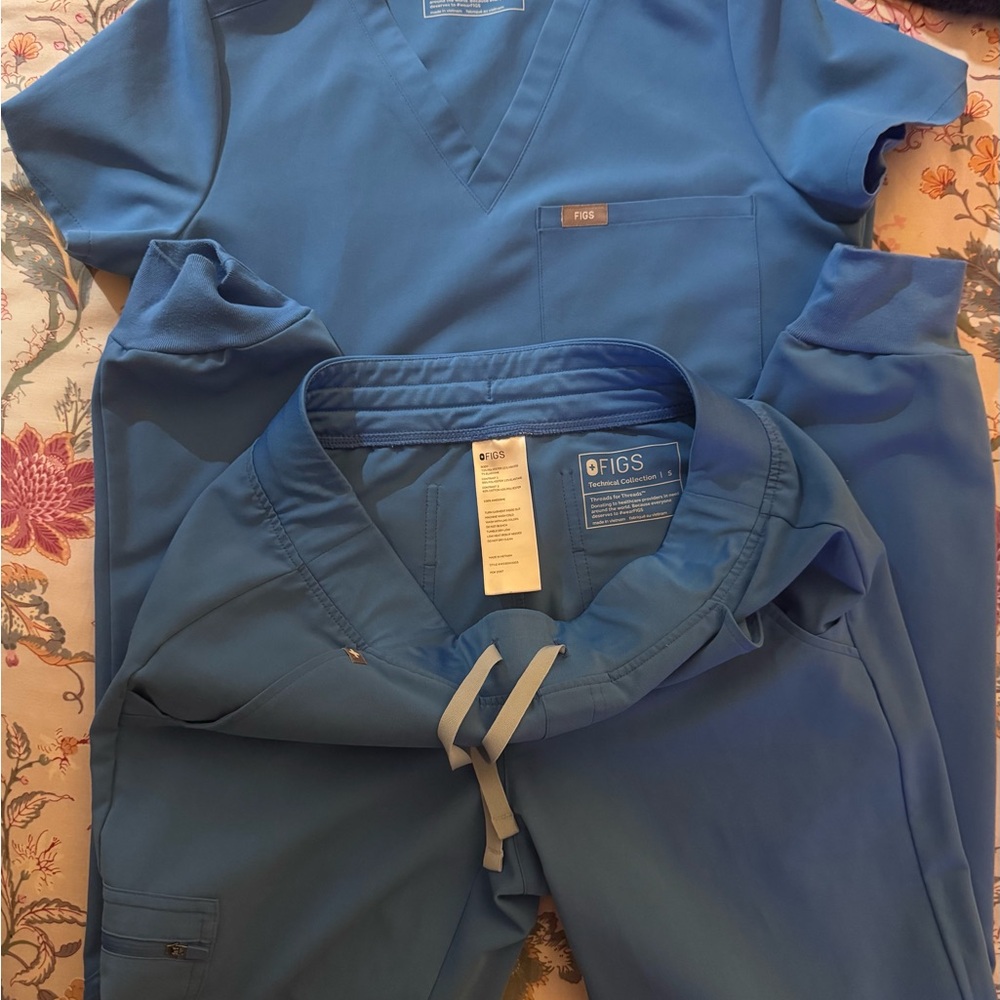 Figs Capri Blue XS top S Reg joggers